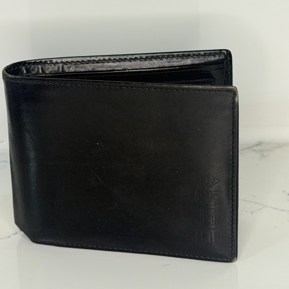 Dunhill Other - Dunhill men’s bifold leather wallet